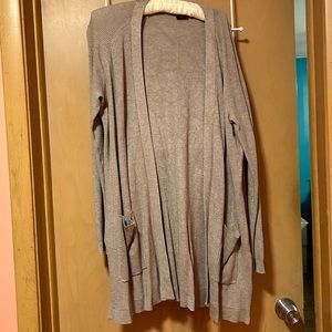 Light weight tan cardigan with pockets